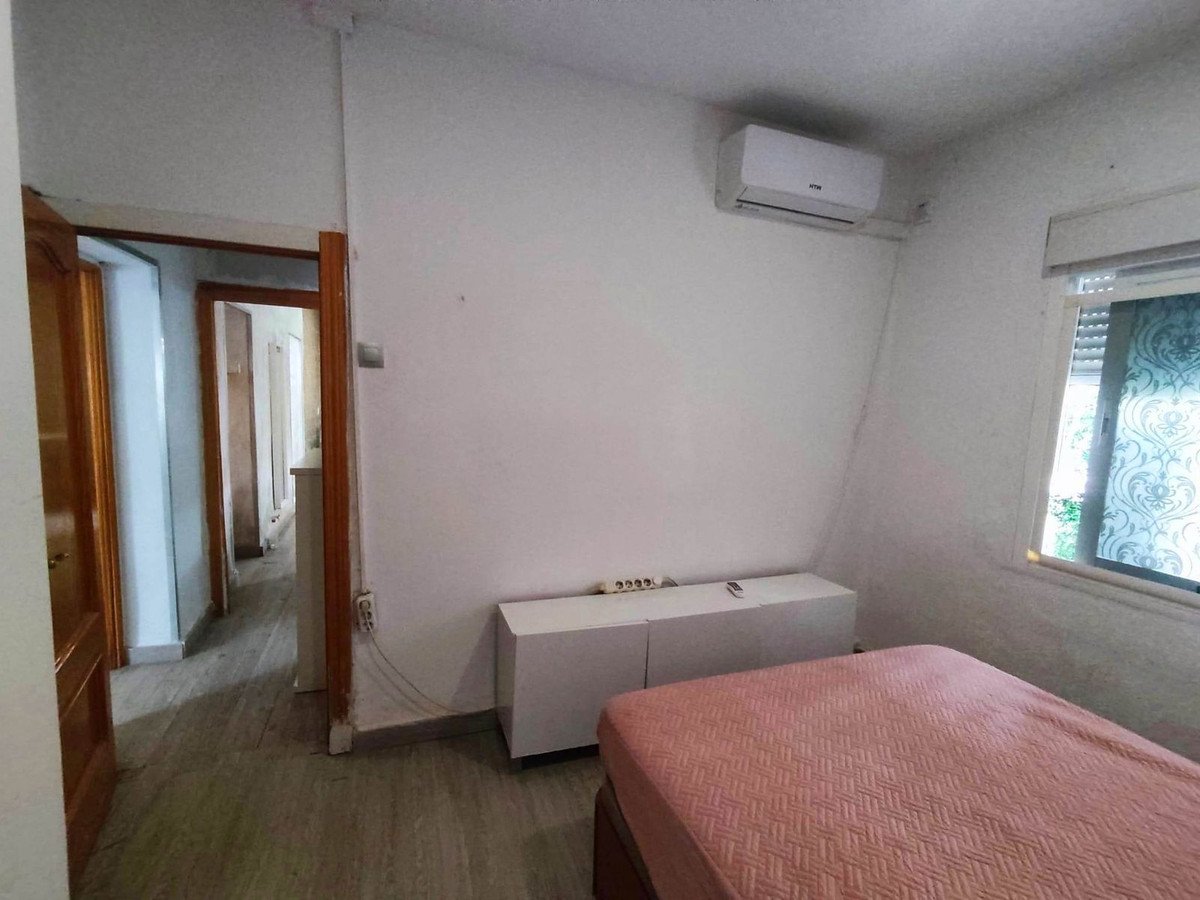 2 Bed Middle Floor Apartment in Málaga