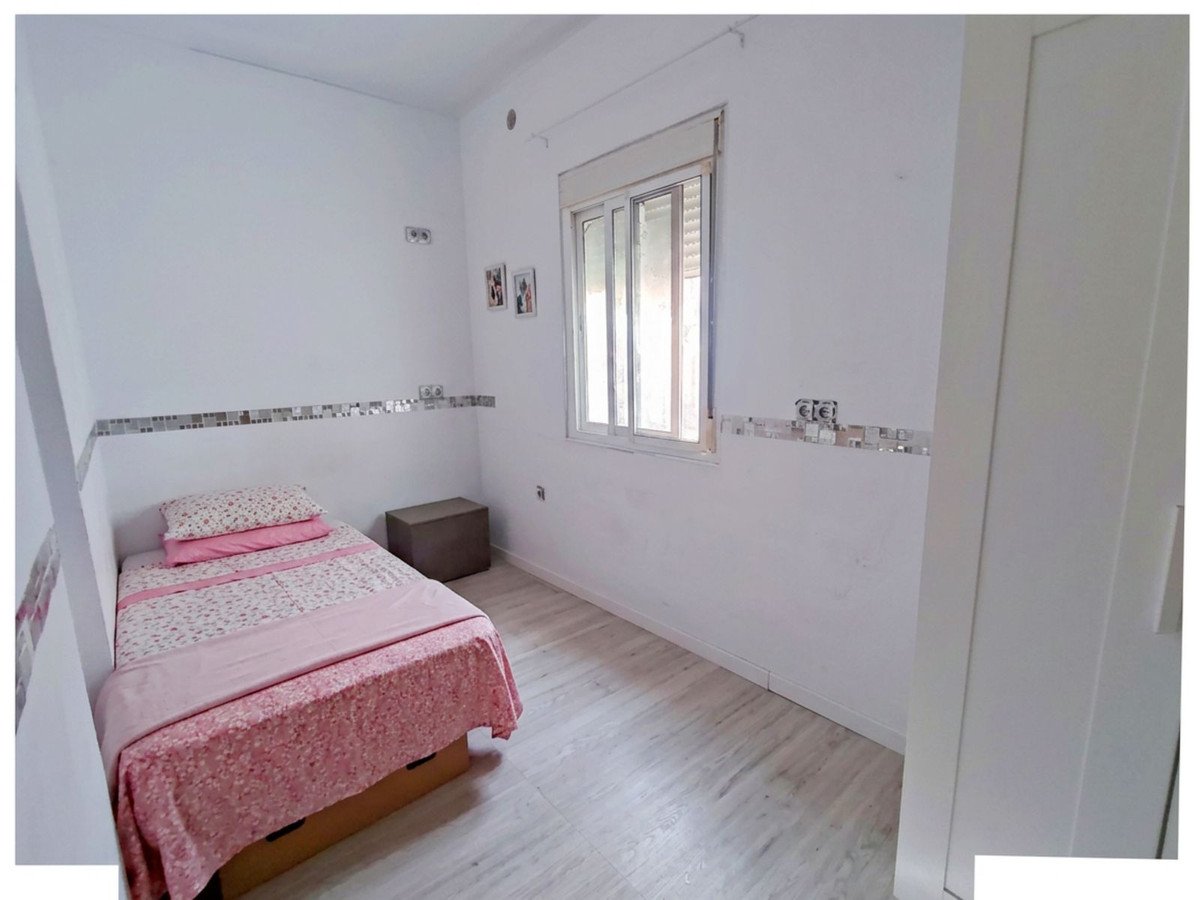 2 Bed Middle Floor Apartment in Málaga