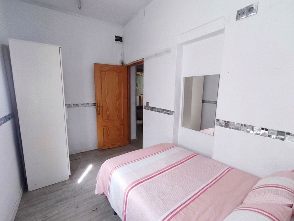 2 Bed Middle Floor Apartment in Málaga