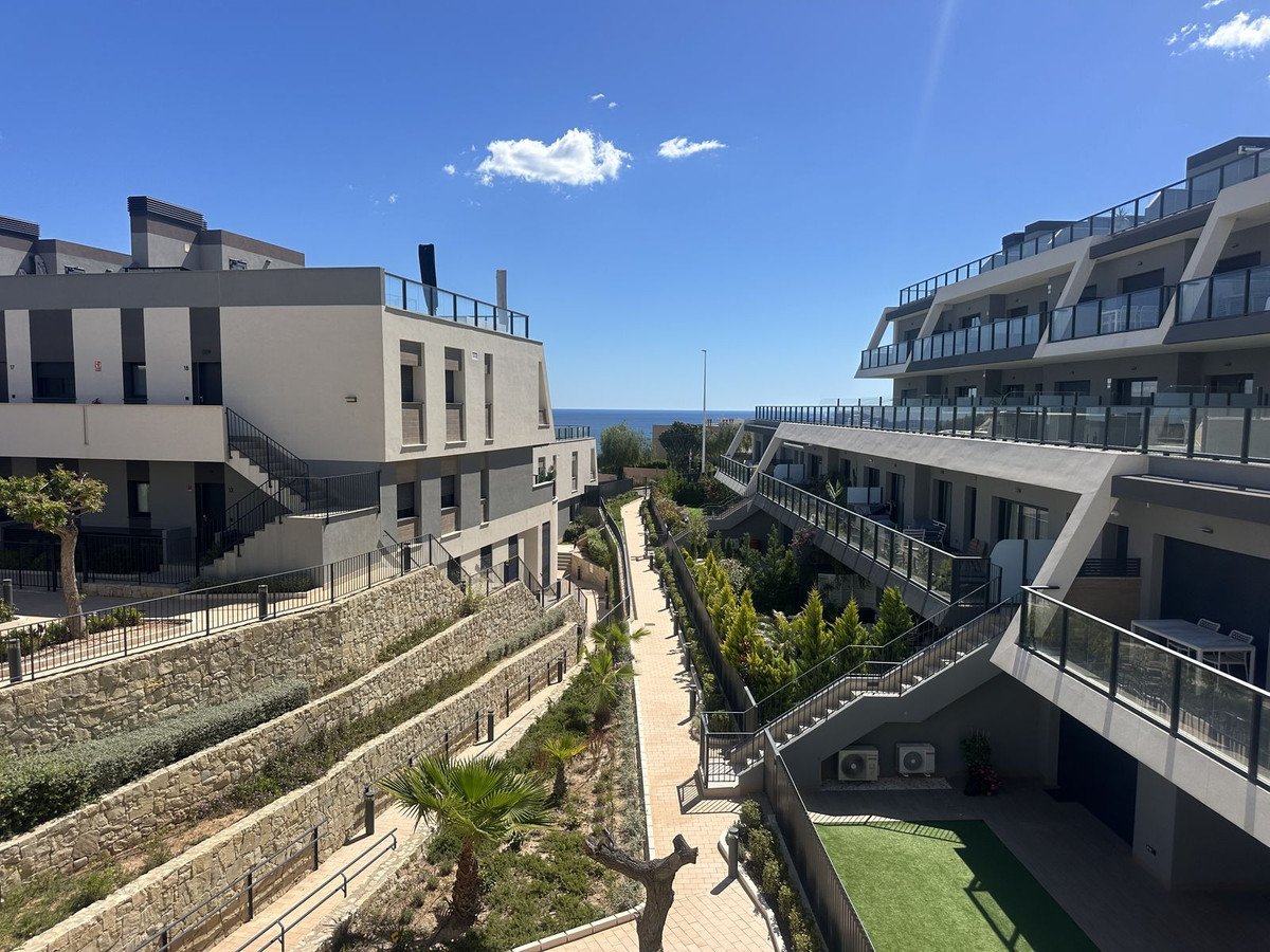 2 Bed Middle Floor Apartment in Gran Alacant