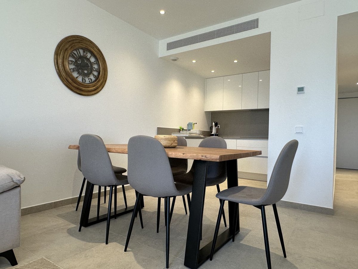 2 Bed Middle Floor Apartment in Gran Alacant