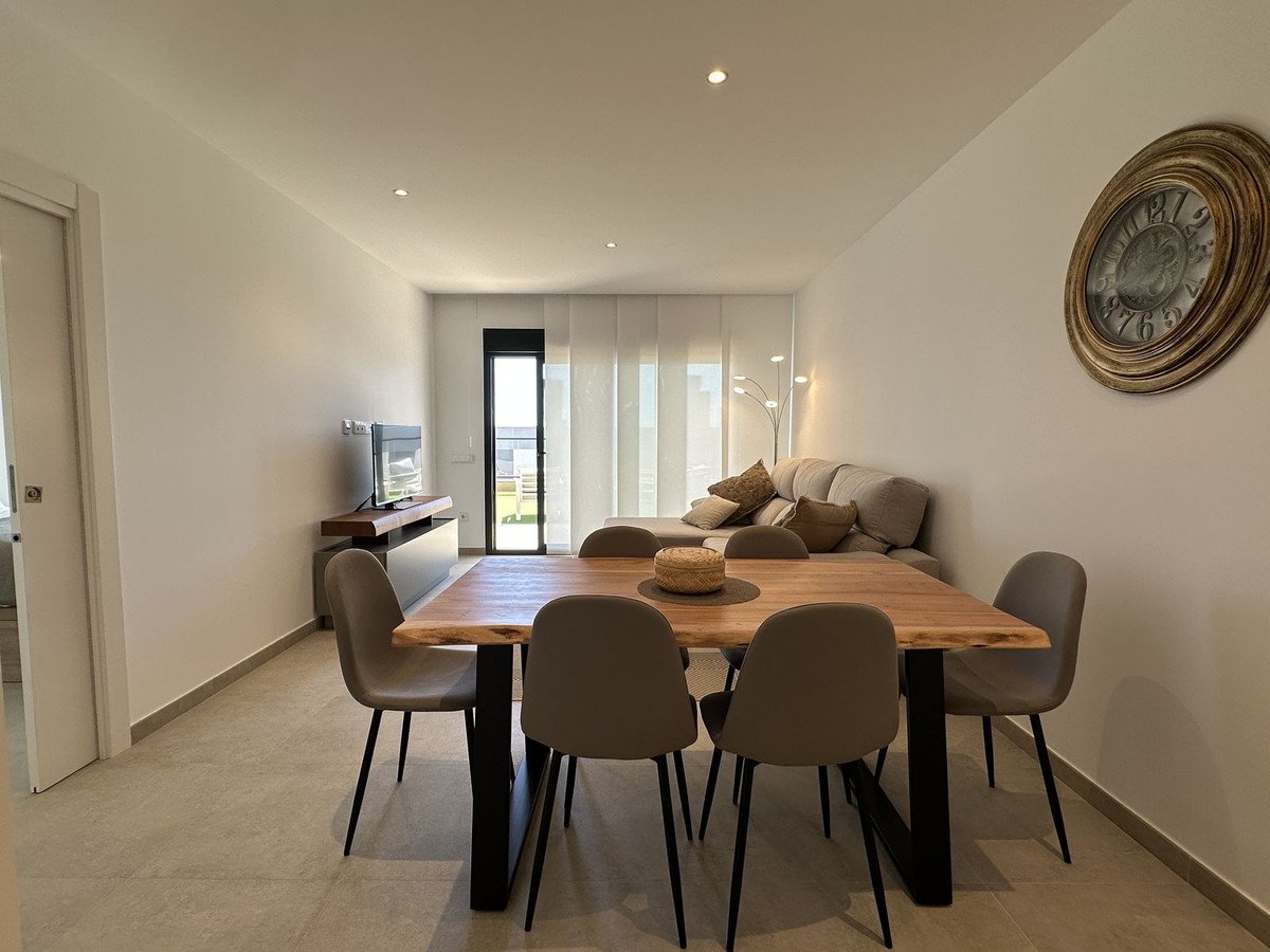 2 Bed Middle Floor Apartment in Gran Alacant