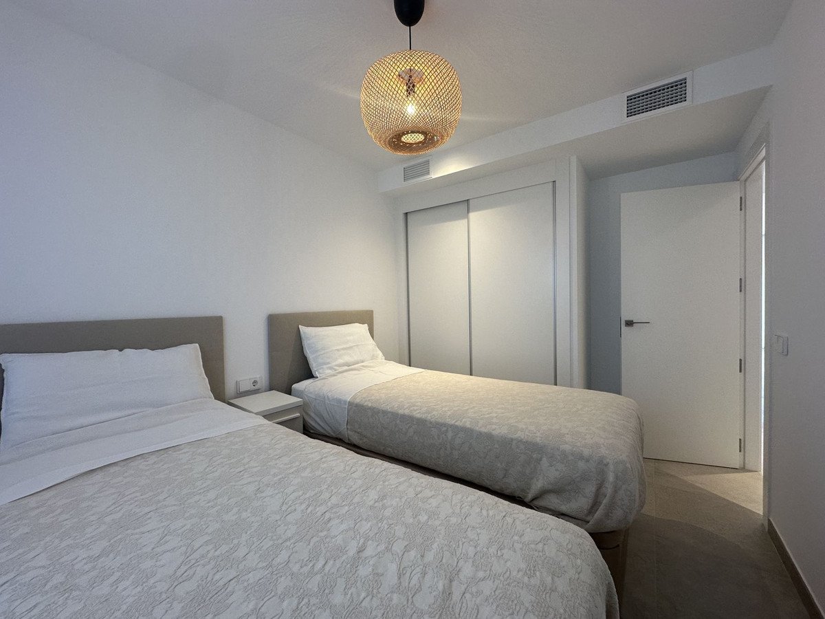 2 Bed Middle Floor Apartment in Gran Alacant