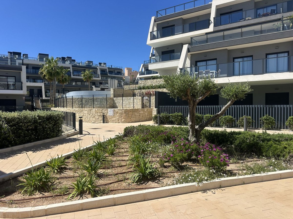 2 Bed Middle Floor Apartment in Gran Alacant