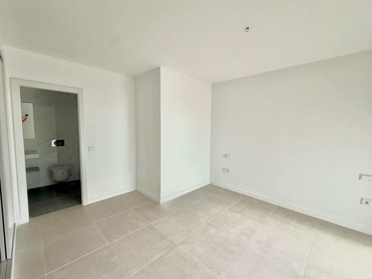 3 Bed Middle Floor Apartment in Fuengirola