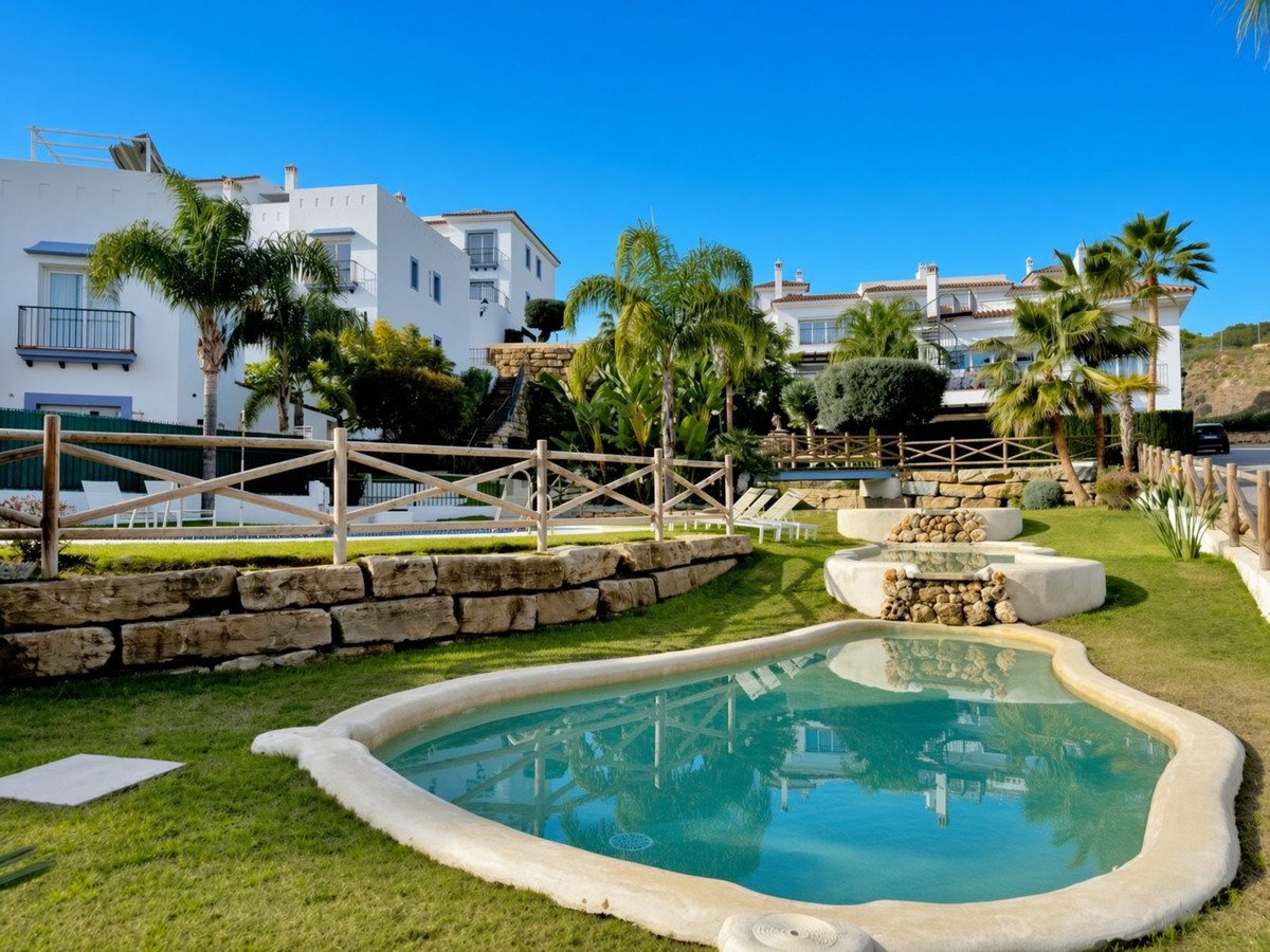 2 Bed Penthouse in El Paraiso