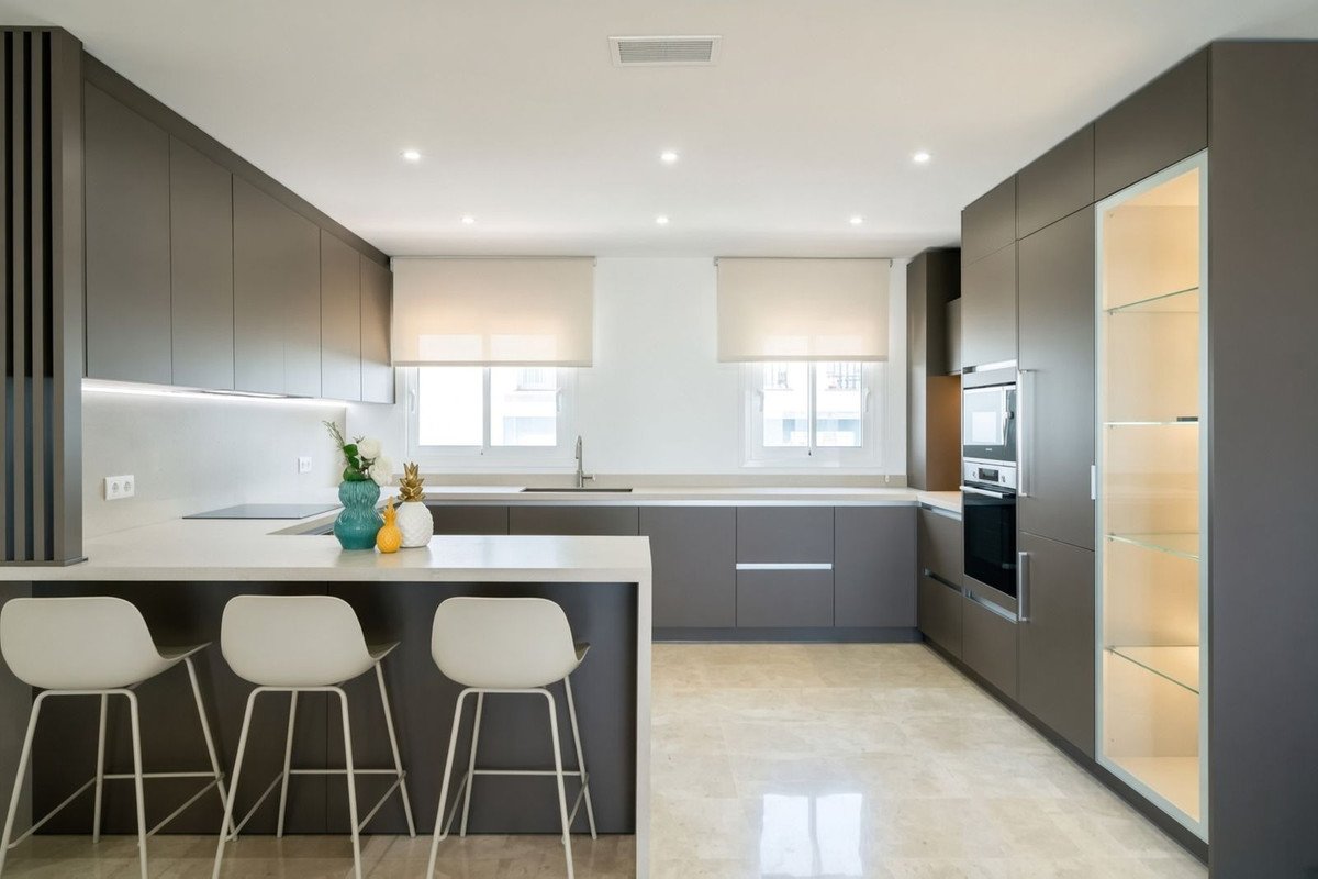 2 Bed Penthouse in El Paraiso