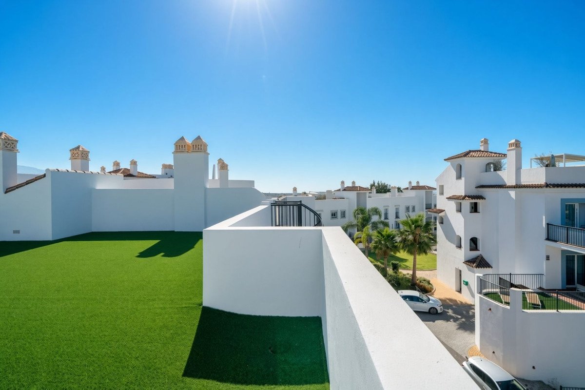 2 Bed Penthouse in El Paraiso