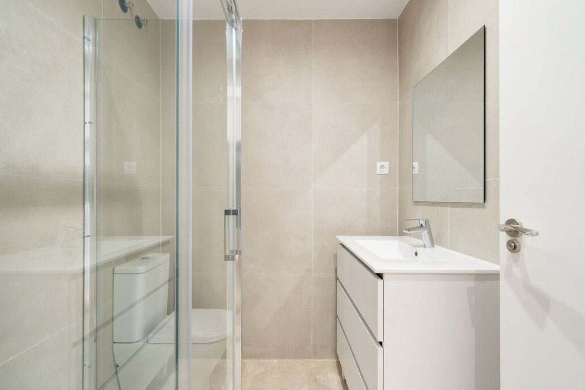 2 Bed Penthouse in El Paraiso