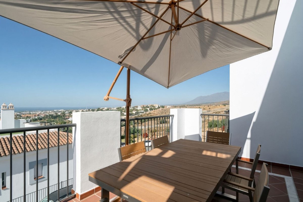 2 Bed Penthouse in El Paraiso