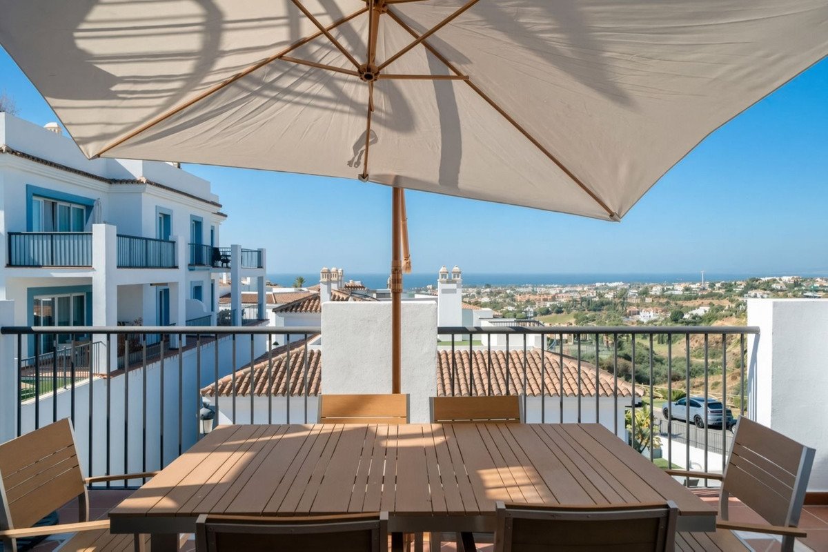 2 Bed Penthouse in El Paraiso