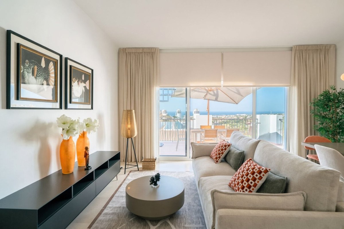 2 Bed Penthouse in El Paraiso