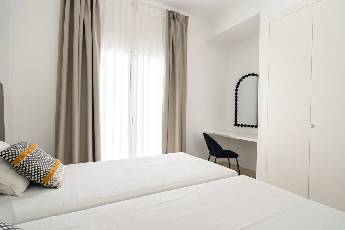2 Bed Penthouse in El Paraiso