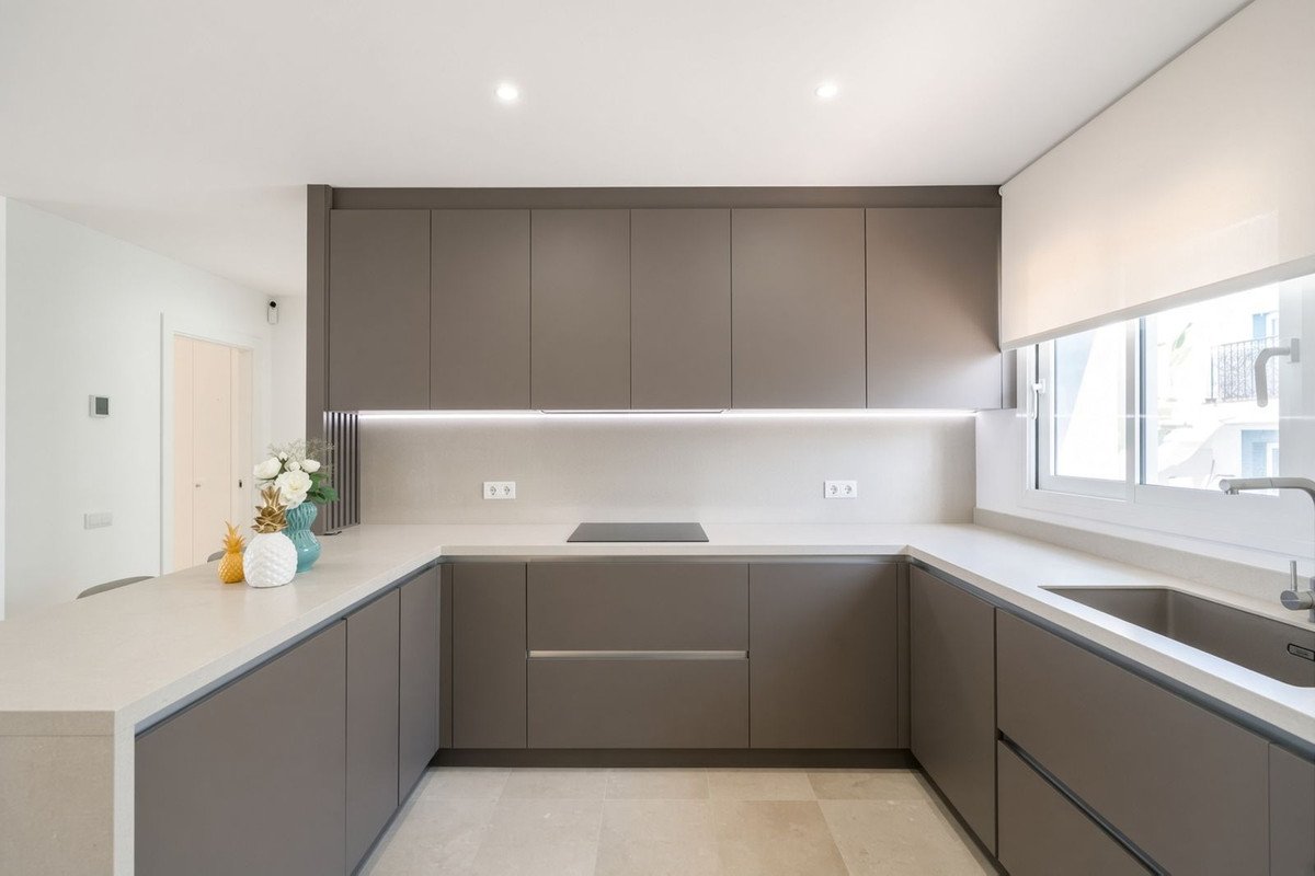 2 Bed Penthouse in El Paraiso