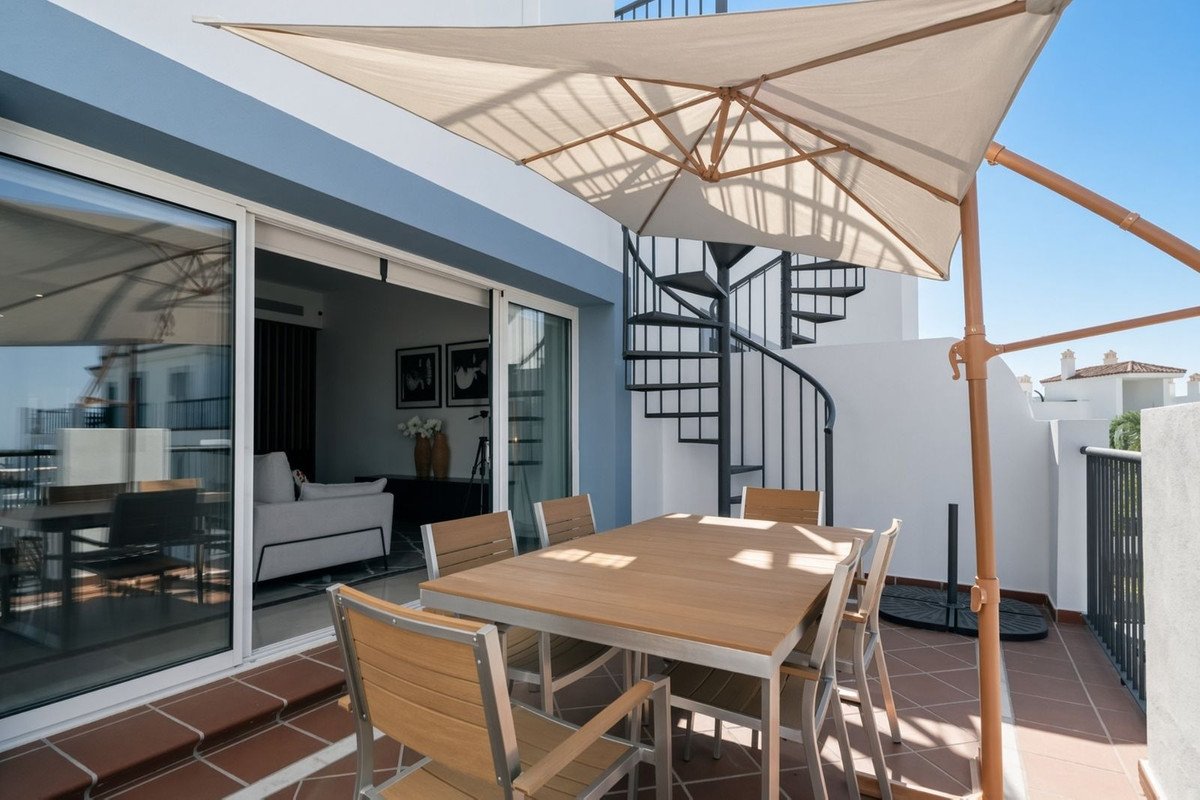 2 Bed Penthouse in El Paraiso