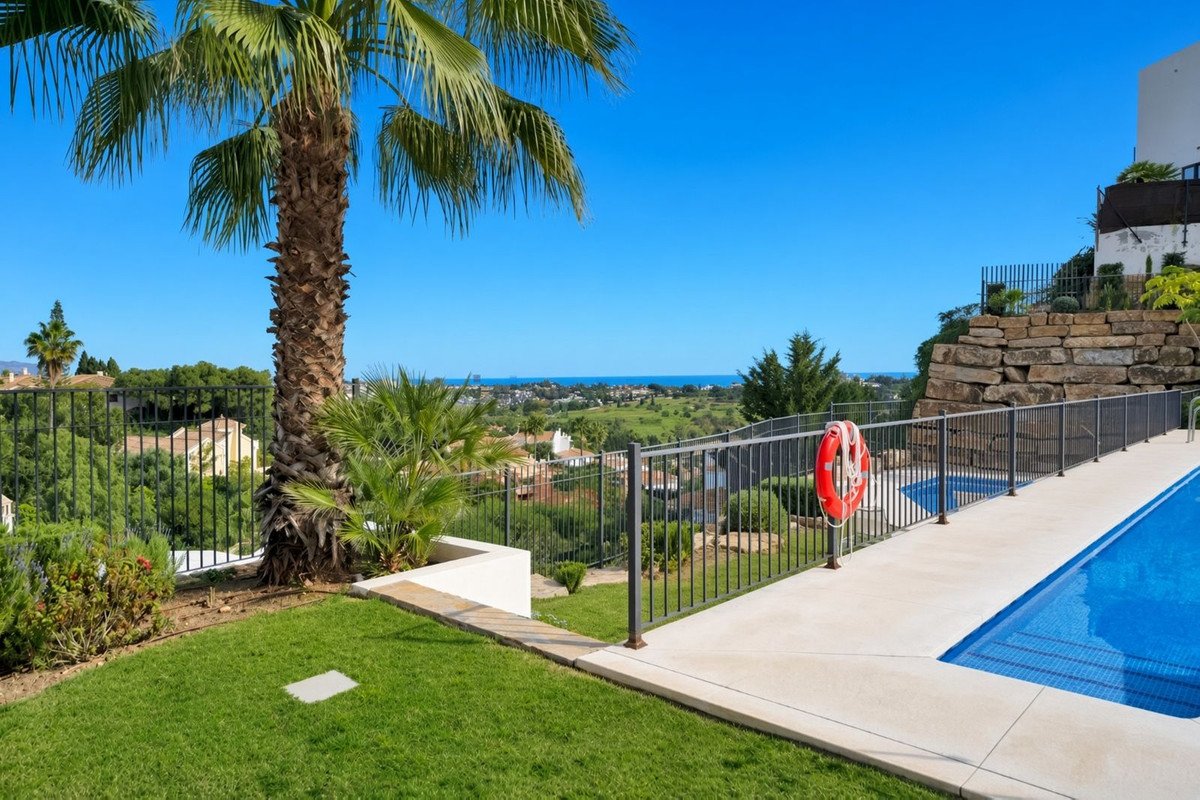 2 Bed Penthouse in El Paraiso
