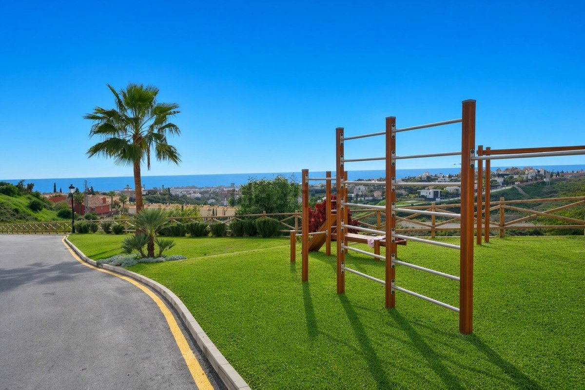 2 Bed Penthouse in El Paraiso