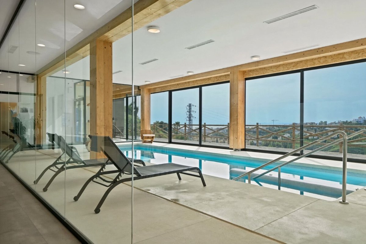2 Bed Penthouse in El Paraiso