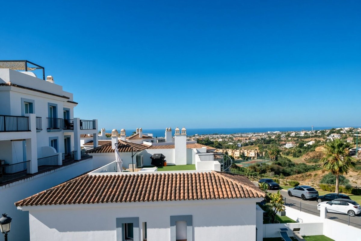 2 Bed Penthouse in El Paraiso
