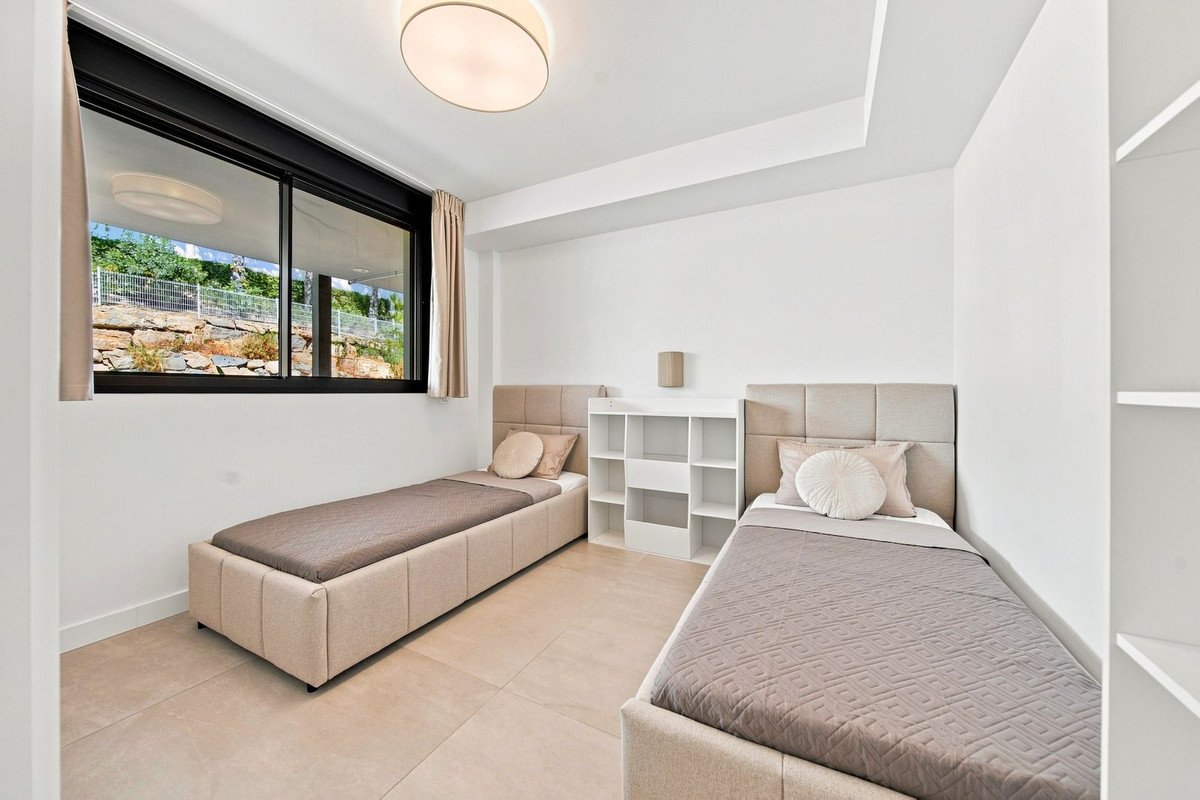 2 Bed Middle Floor Apartment in Higueron