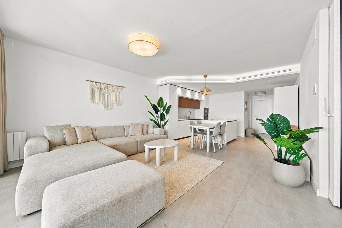 2 Bed Middle Floor Apartment in Higueron