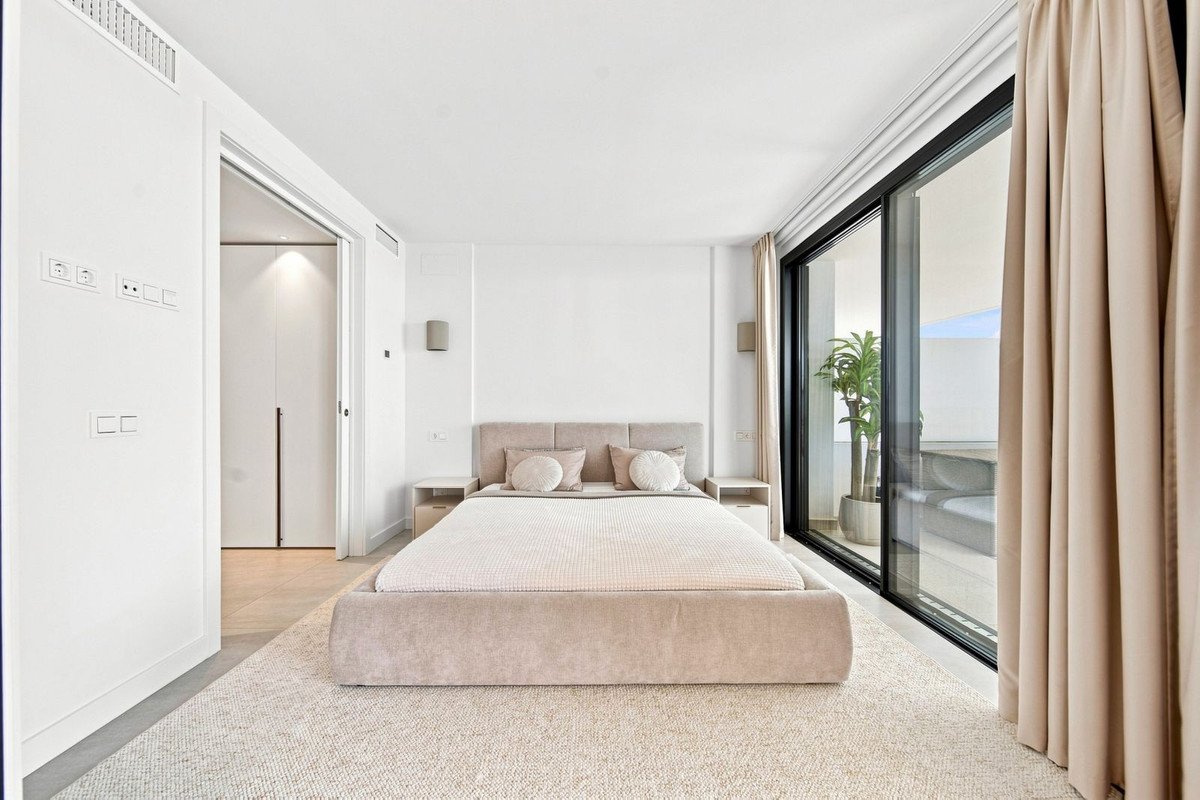 2 Bed Middle Floor Apartment in Higueron