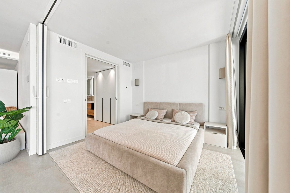 2 Bed Middle Floor Apartment in Higueron