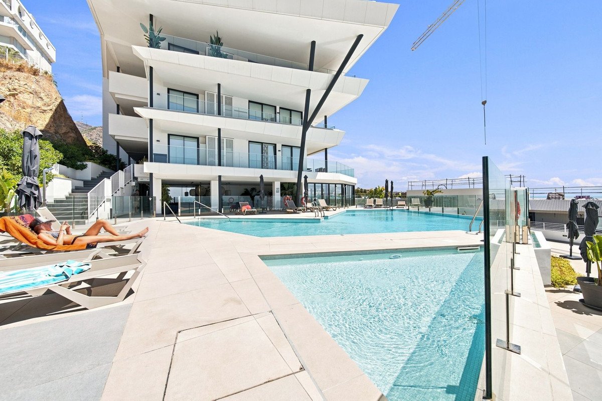 2 Bed Middle Floor Apartment in Higueron