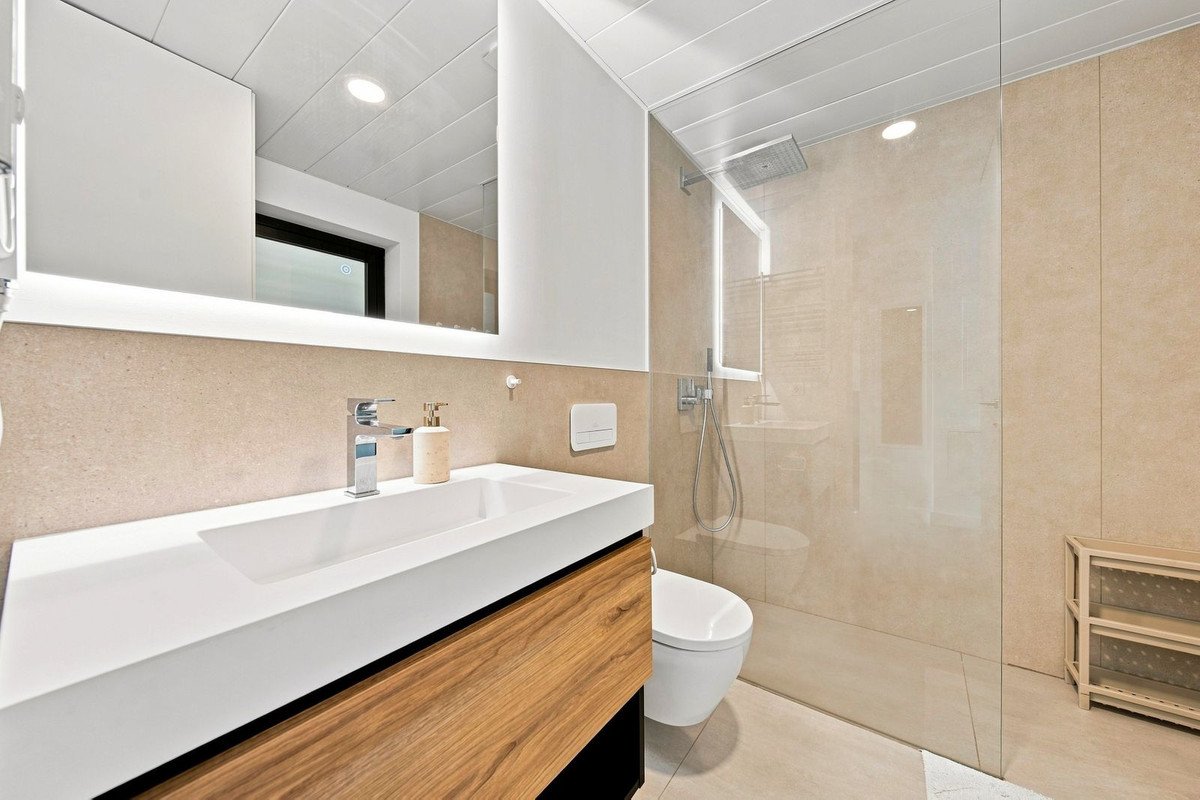 2 Bed Middle Floor Apartment in Higueron
