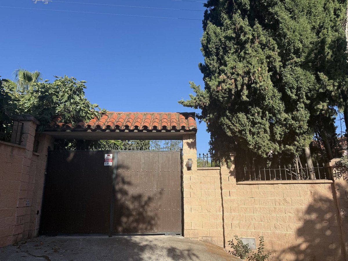 5 Bed Detached Villa in Marbella