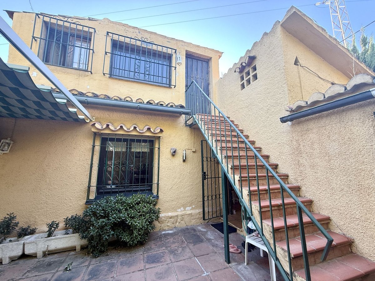 5 Bed Detached Villa in Marbella