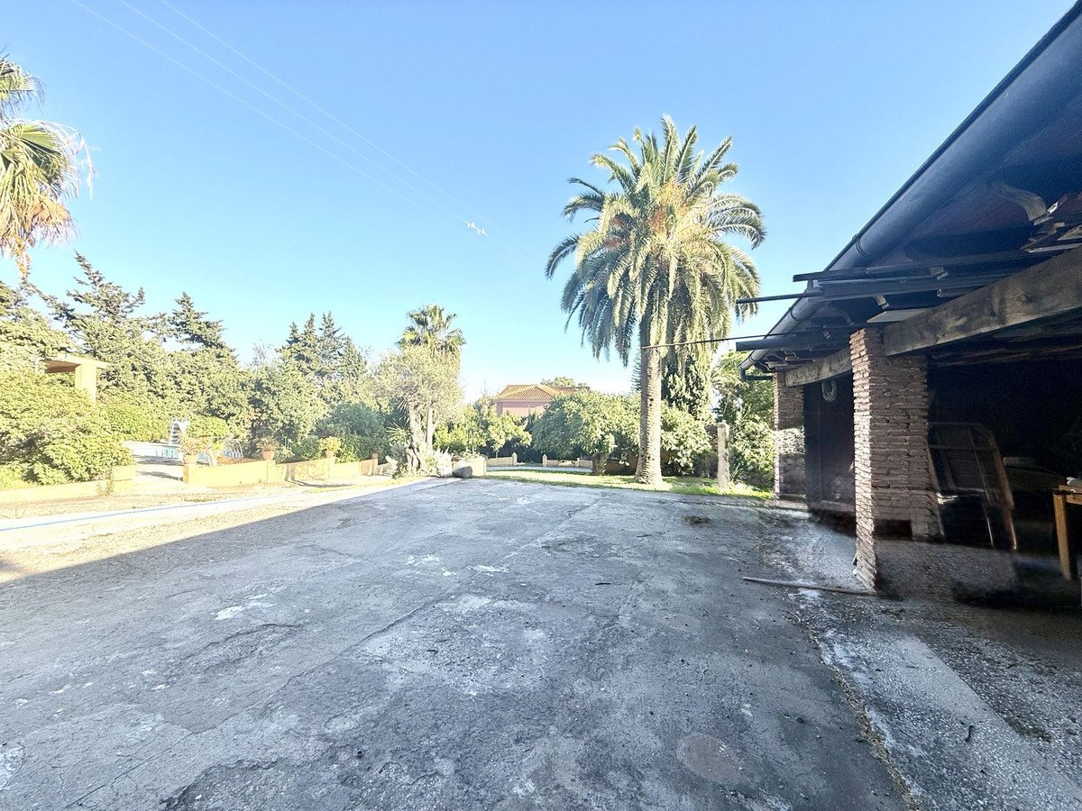 5 Bed Detached Villa in Marbella