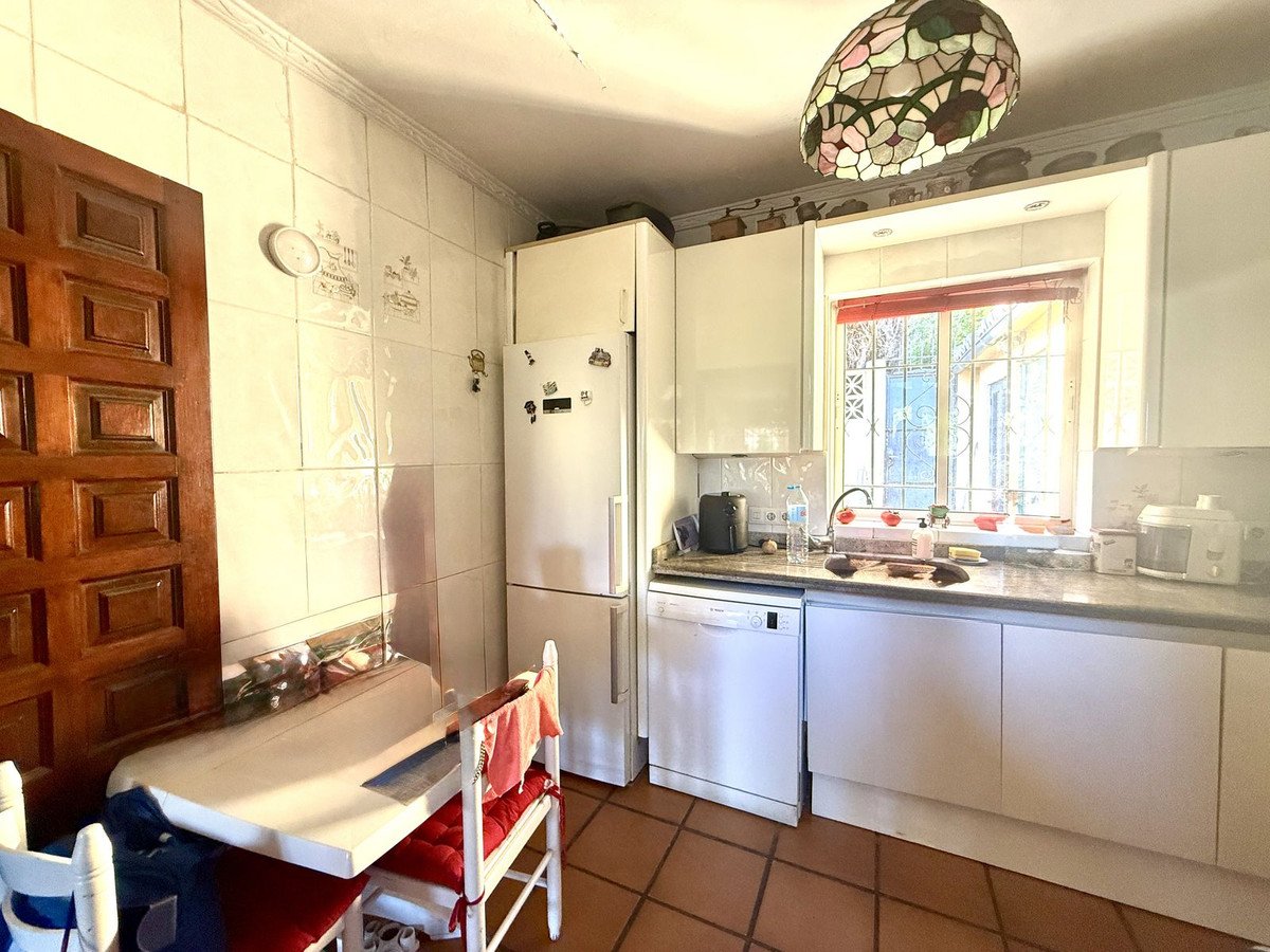 5 Bed Detached Villa in Marbella