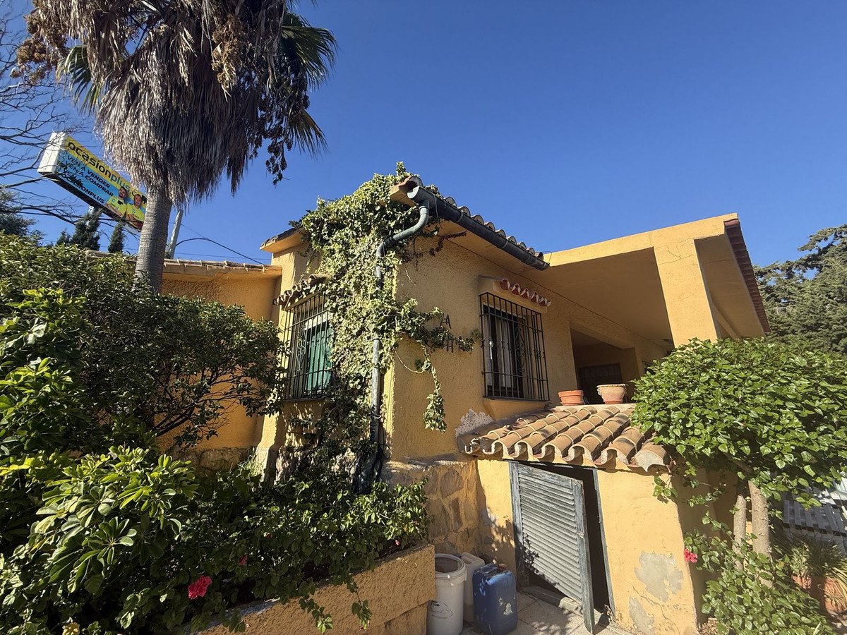 5 Bed Detached Villa in Marbella