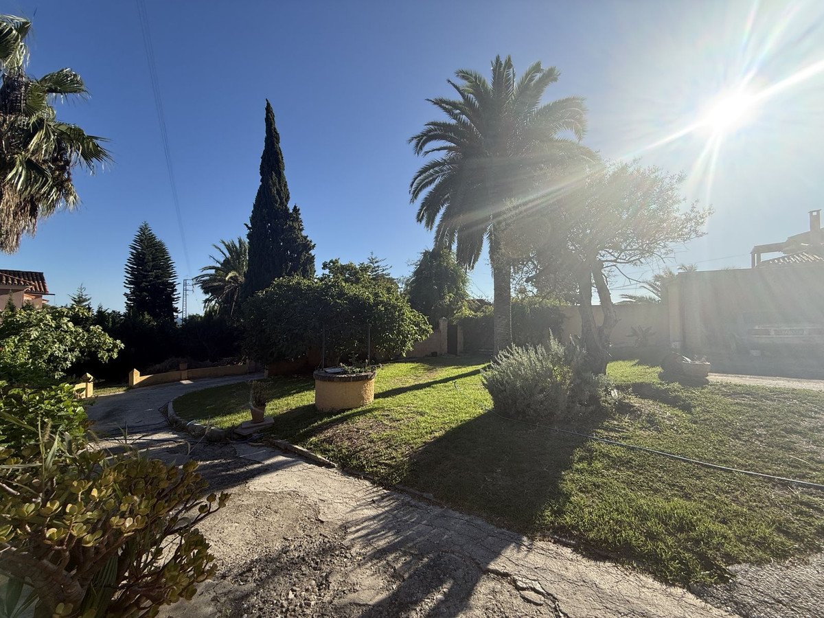 5 Bed Detached Villa in Marbella