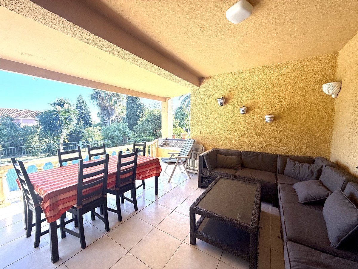 5 Bed Detached Villa in Marbella