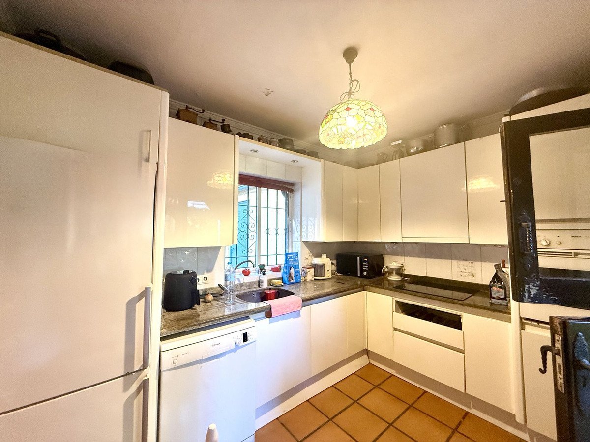 5 Bed Detached Villa in Marbella