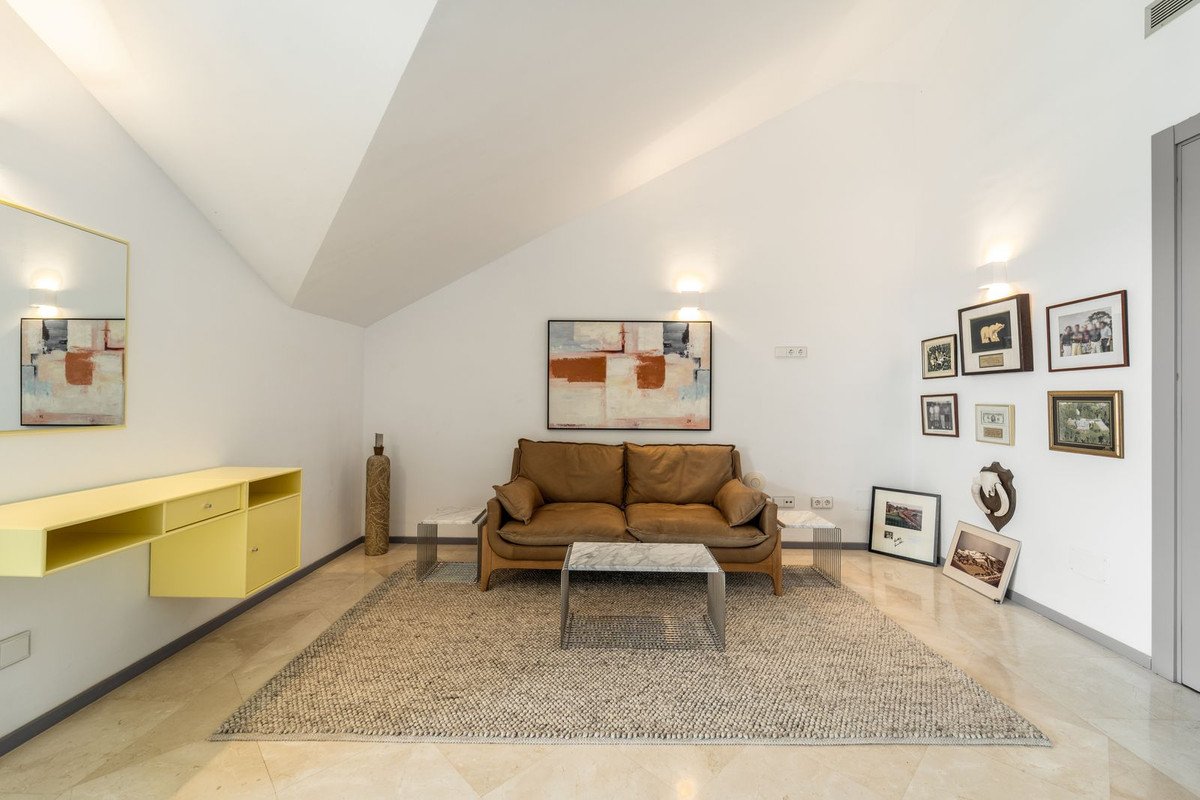 5 Bed Penthouse Duplex in Nueva Andalucía