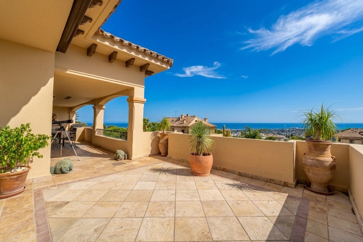 5 Bed Penthouse Duplex in Nueva Andalucía