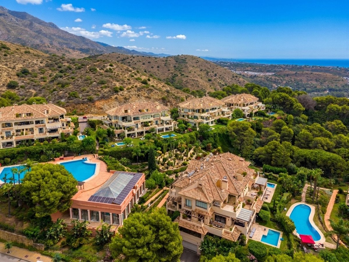 5 Bed Penthouse Duplex in Nueva Andalucía