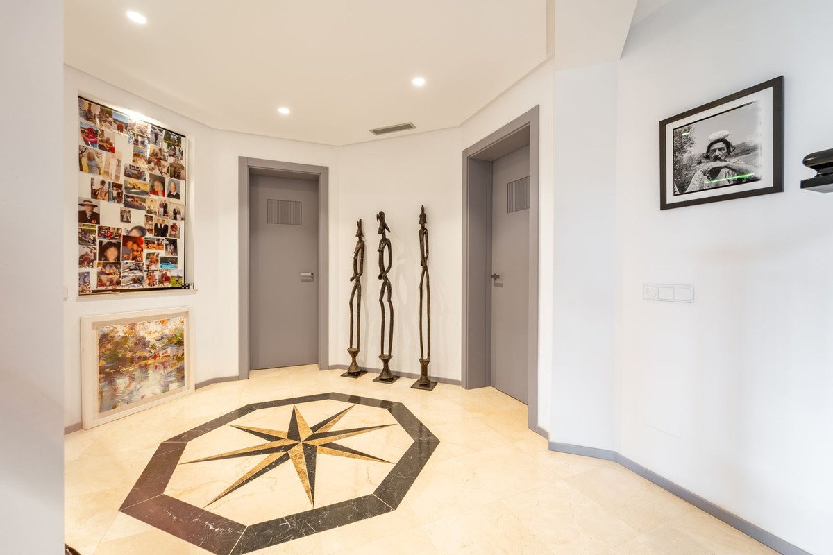 5 Bed Penthouse Duplex in Nueva Andalucía