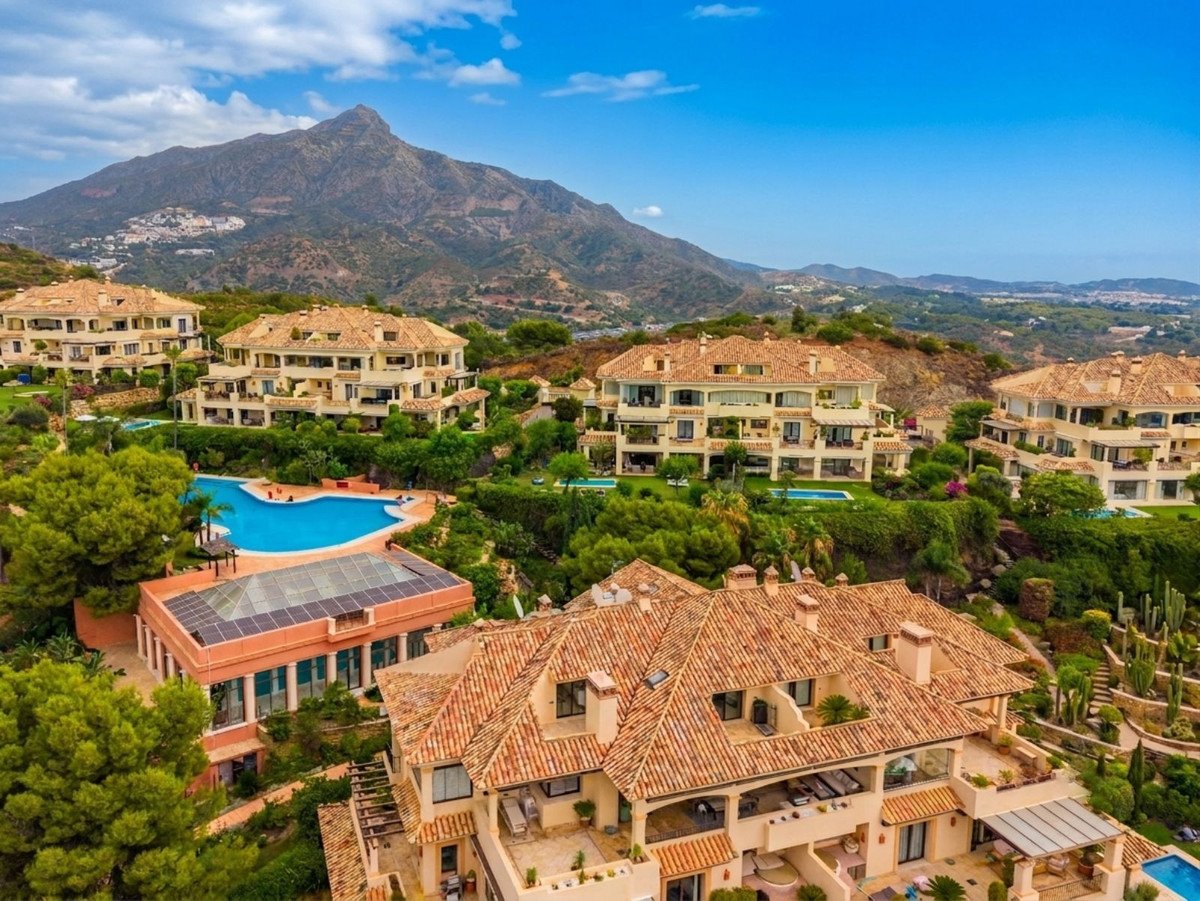 5 Bed Penthouse Duplex in Nueva Andalucía