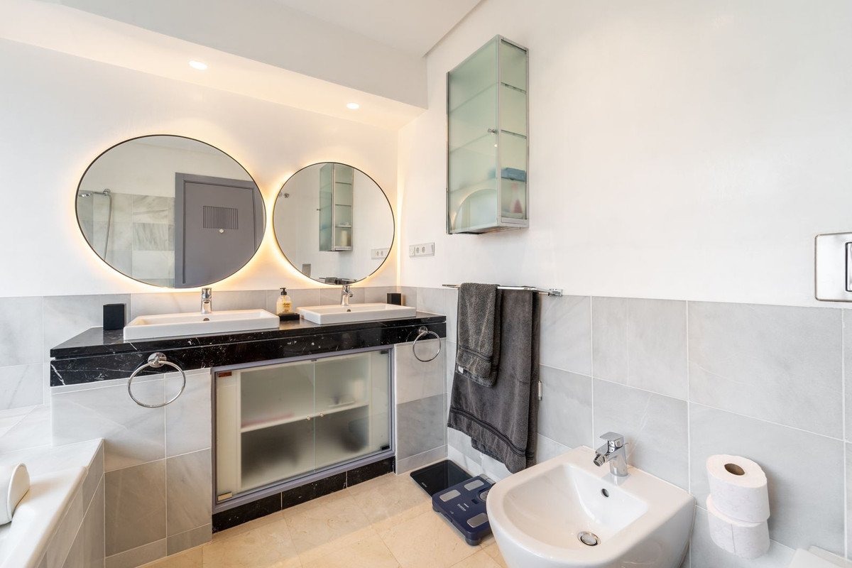 5 Bed Penthouse Duplex in Nueva Andalucía