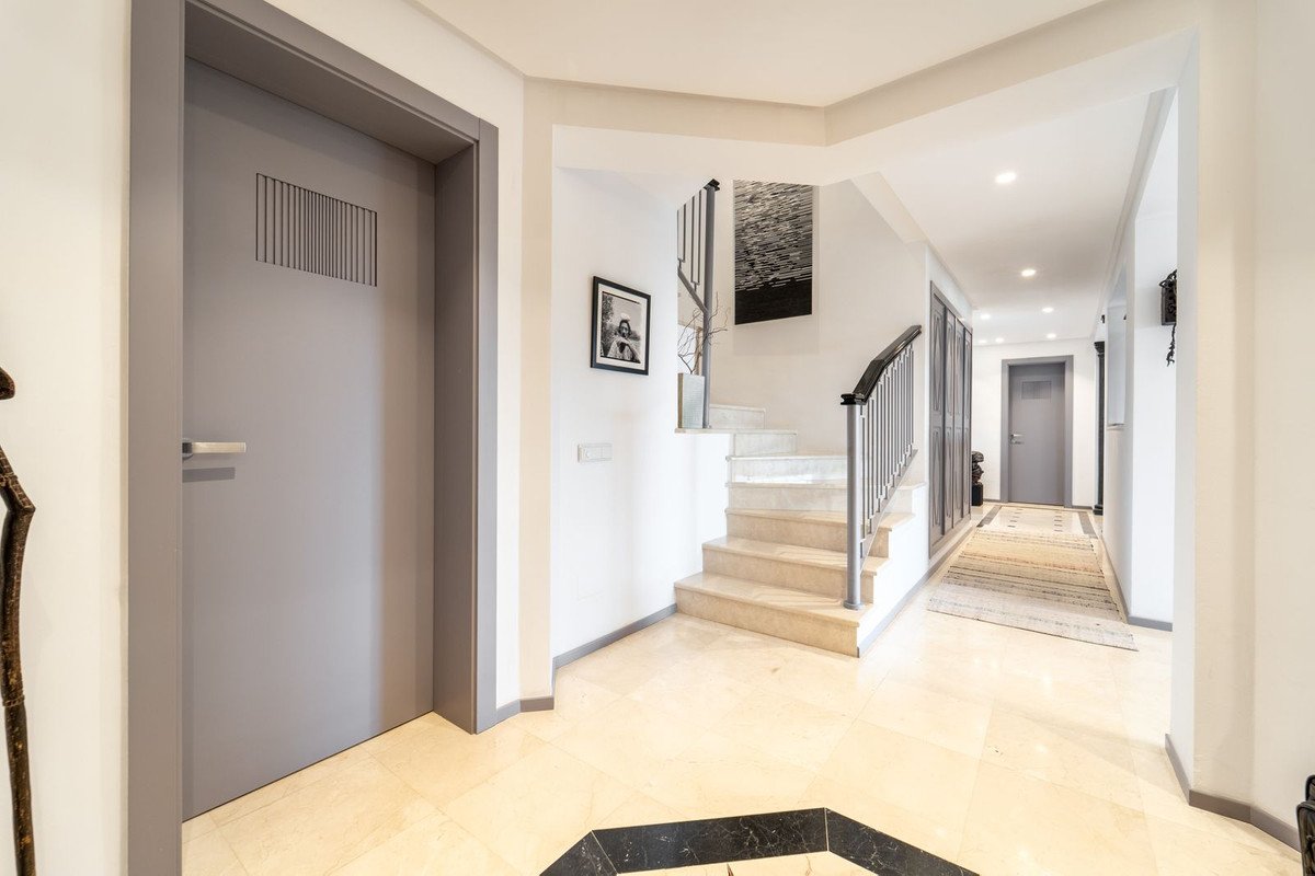 5 Bed Penthouse Duplex in Nueva Andalucía
