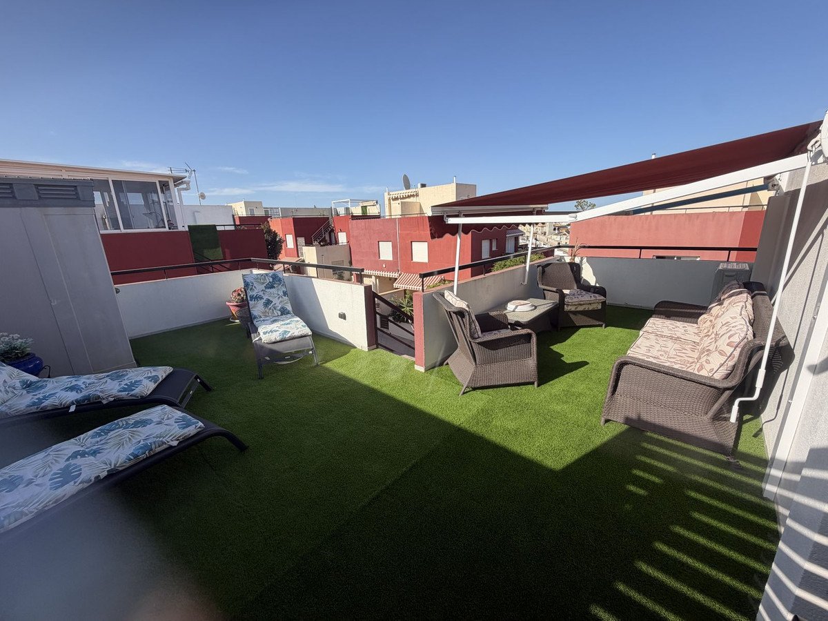 3 Bed Semi-Detached House in Alicante