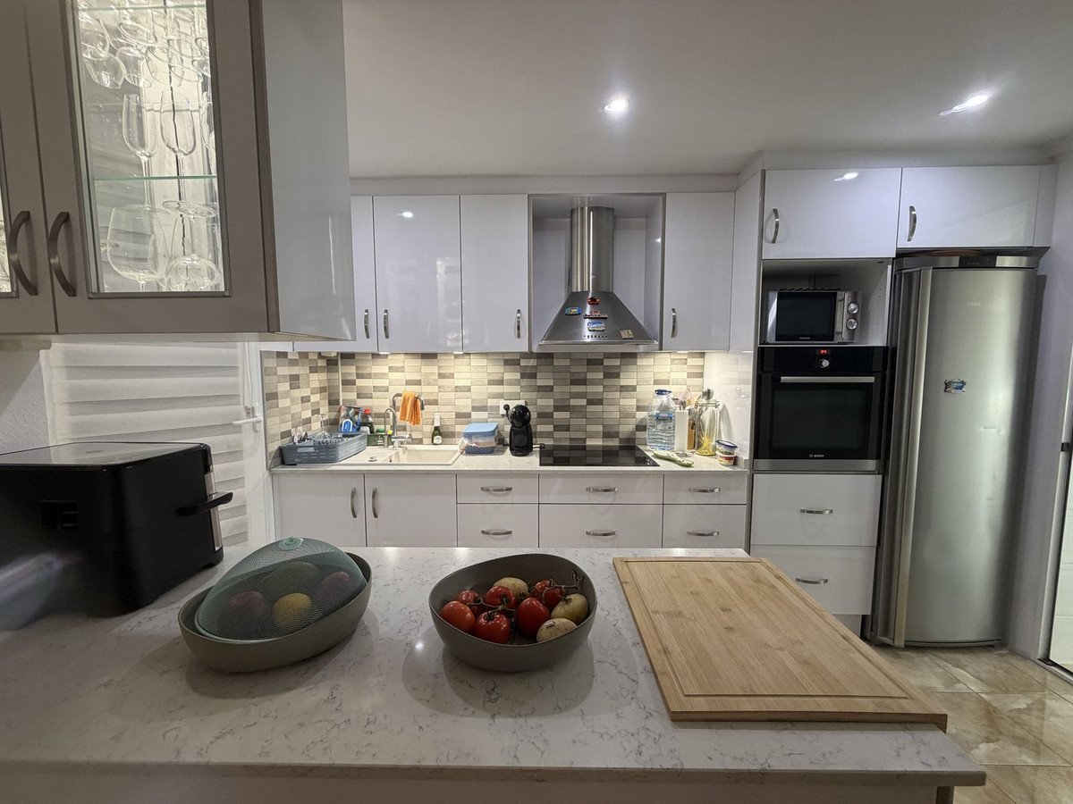 3 Bed Semi-Detached House in Alicante