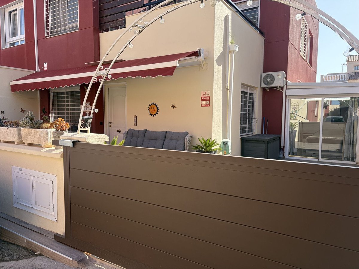 3 Bed Semi-Detached House in Alicante