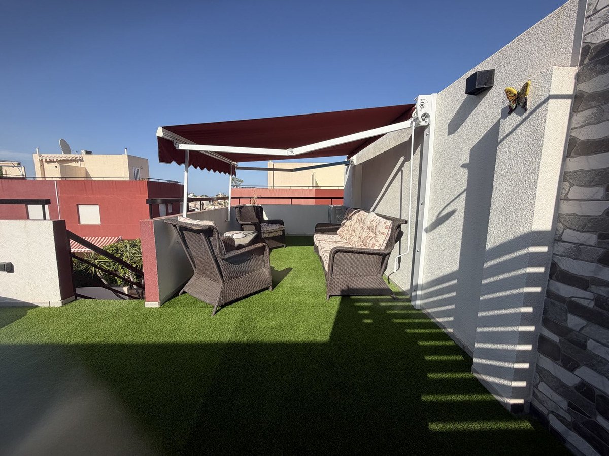 3 Bed Semi-Detached House in Alicante