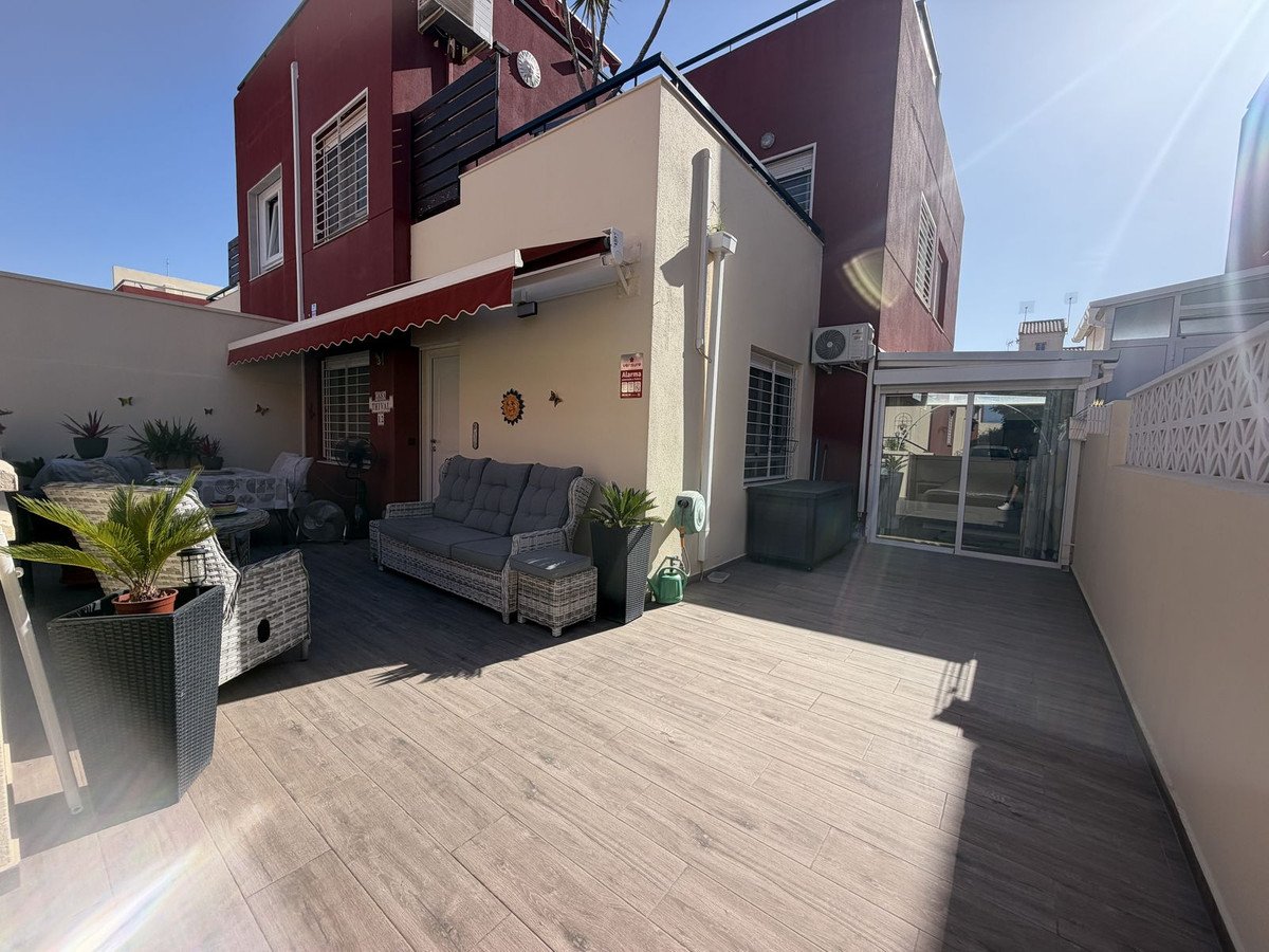 3 Bed Semi-Detached House in Alicante