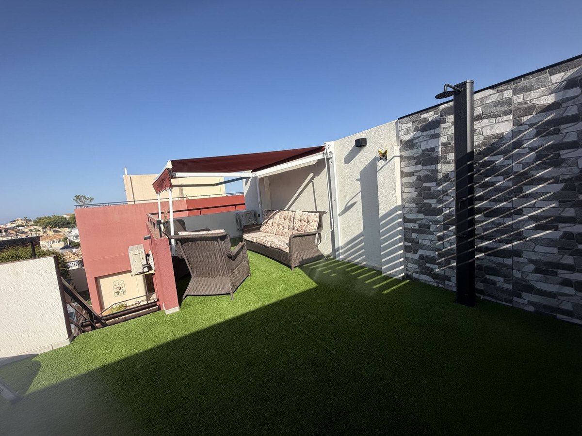 3 Bed Semi-Detached House in Alicante